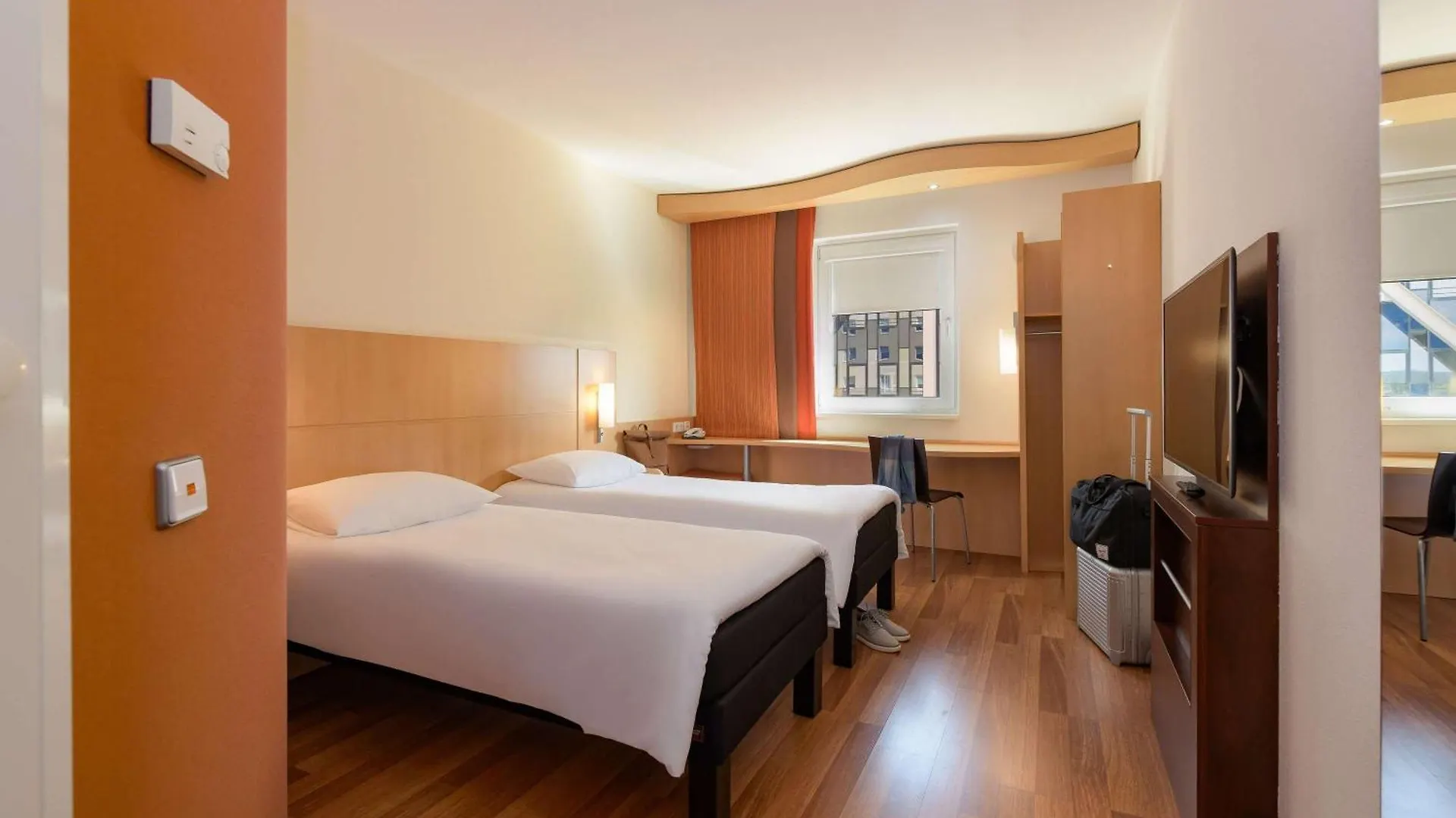 Ibis Stuttgart Airport Messe Hotel Leinfelden-Echterdingen 2*,  Germany
